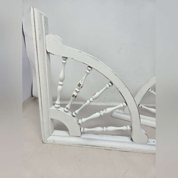 Farmhouse White Distressed Wood Corbels Shelf or Corner Decor 11.5x11.5x1.75 - Picture 7 of 9